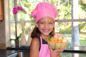 tn-cantaloupe treat bowl with girl