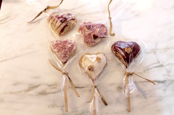 blueberry heart pie pop gift