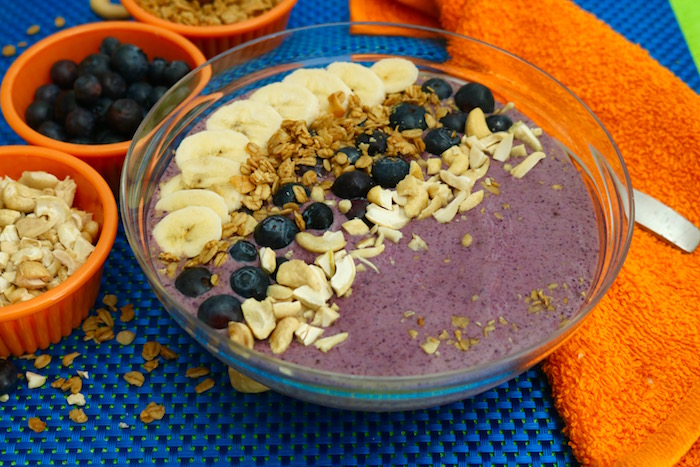 blueberry cashew breakfast bowl