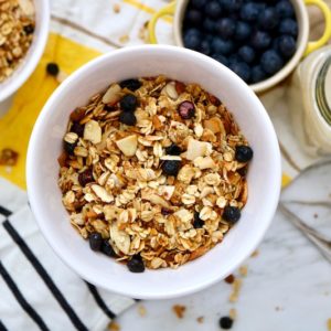 homemade granola recipe with blueberries