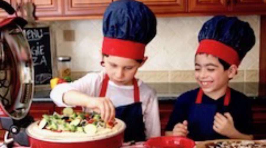 tn kids making veggie pizza