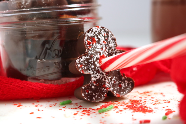 gingerbread shaped candy cane cocoa recipe