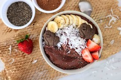 chocolate acai smoothie bowl featured image