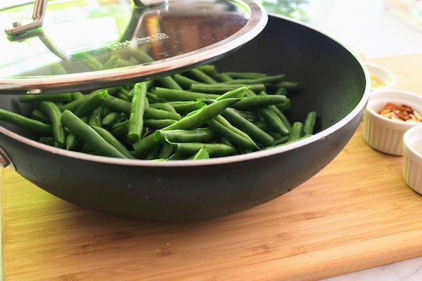 green beans in wok