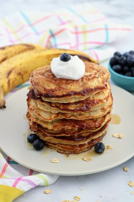 BANANA OAT PANCAKES