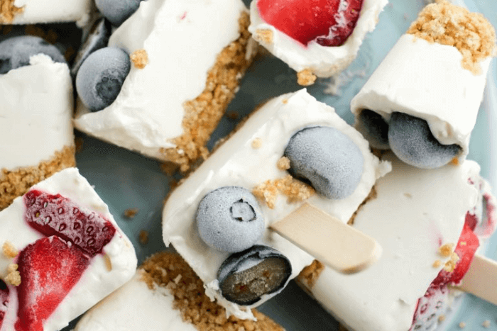 frozen yogurt pops with fruit