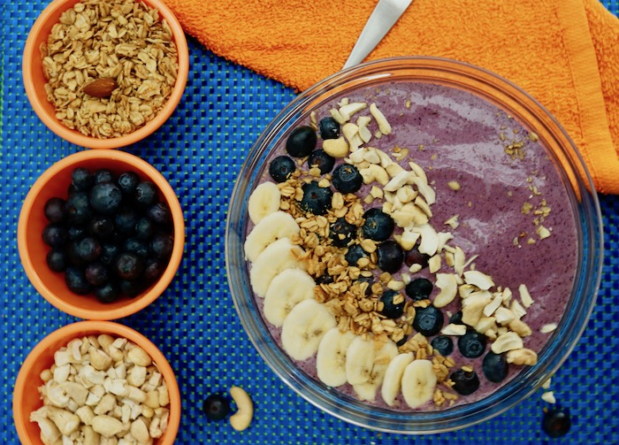 blueberry cashew breakfast bowl