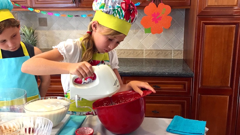 hawaiian trifle mixing cream