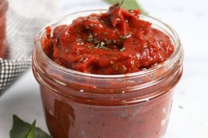 How To Make Pizza Sauce From Tomato Paste: No-Cook Recipe