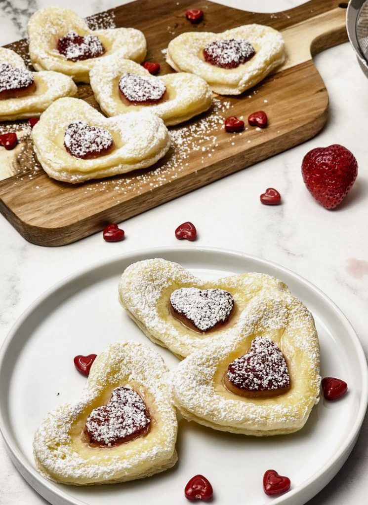 easy to make cream cheese puff pastry hearts