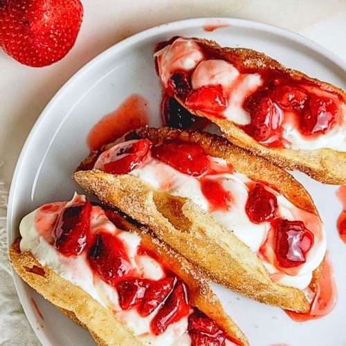 Strawberry Cheesecake Dessert Tacos +feature image